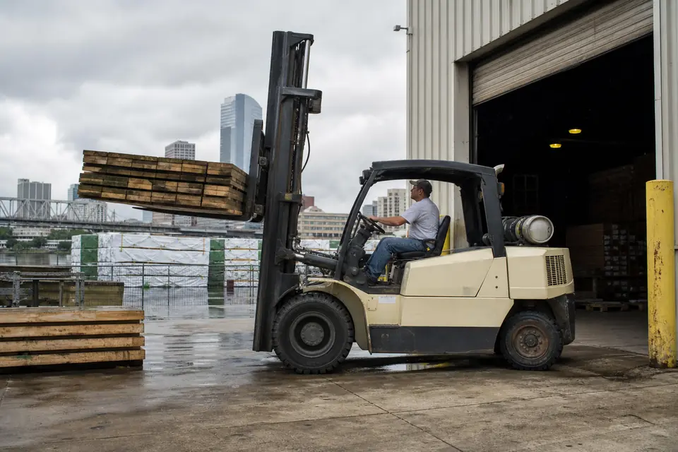 Little Rock forklift dealers and material handling equipment