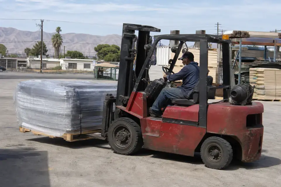 Bakersfield forklift dealers and material handling equipment