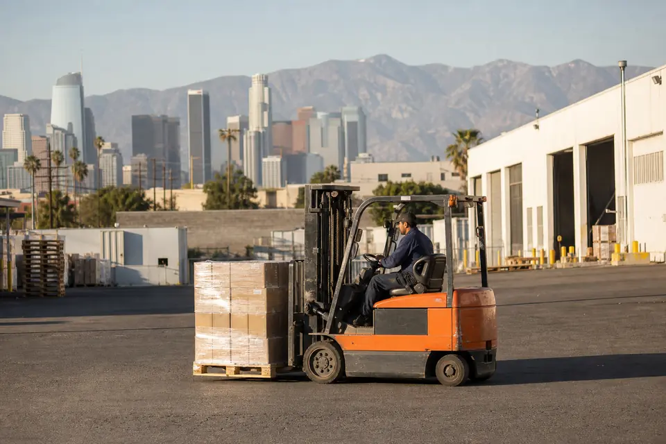 Los Angeles forklift dealers and material handling equipment