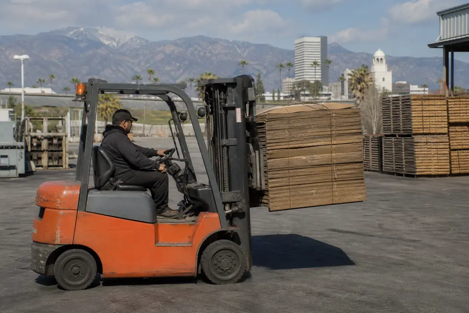 Riverside-San Bernardino forklift dealers and material handling equipment