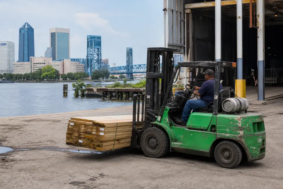 Jacksonville forklift dealers and material handling equipment