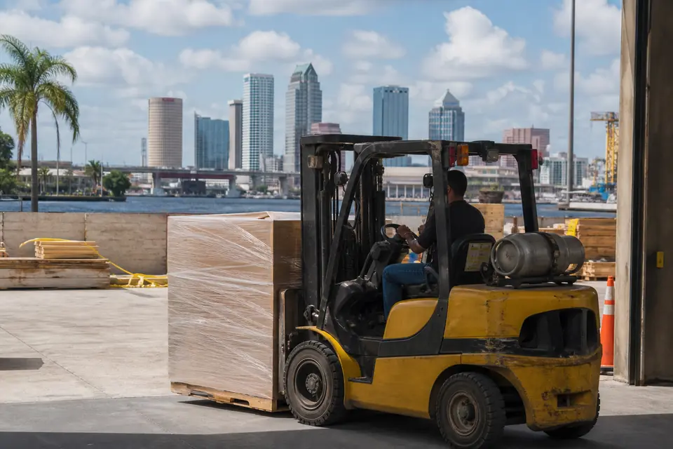 Tampa Bay forklift dealers and material handling equipment