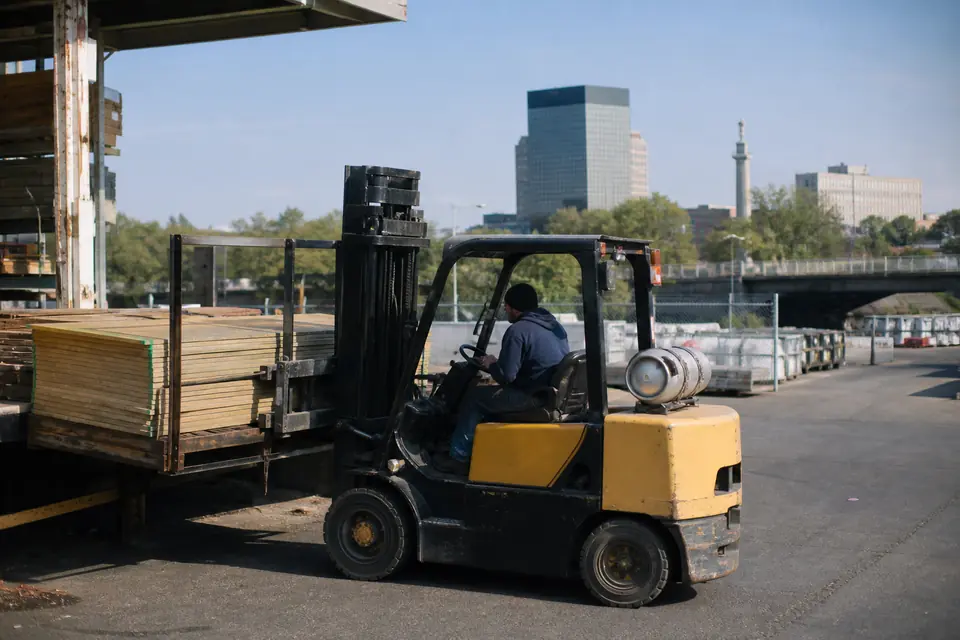 Springfield forklift dealers and material handling equipment