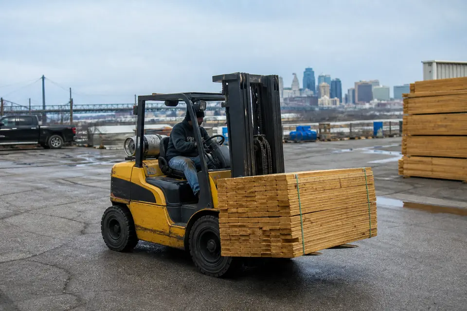 Kansas City forklift dealers and material handling equipment