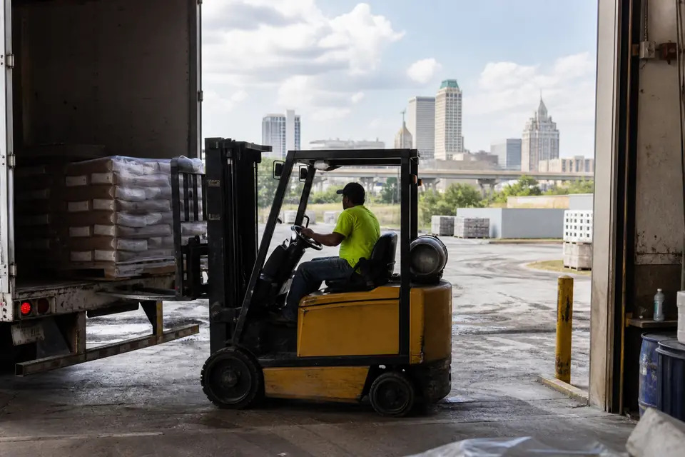 Tulsa forklift dealers and material handling equipment