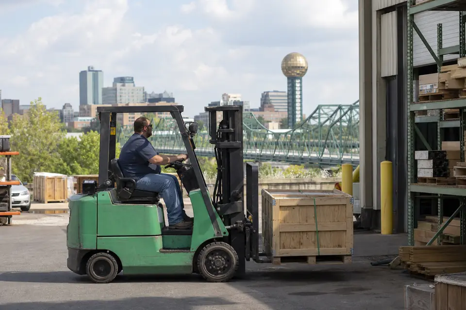 Knoxville forklift dealers and material handling equipment