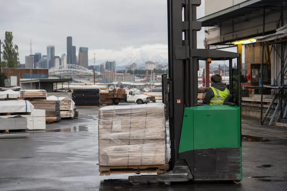 Seattle-Tacoma forklift dealers and material handling equipment