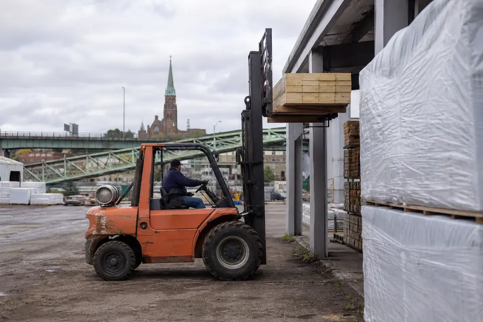 Green Bay forklift dealers and material handling equipment